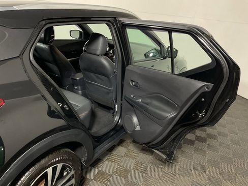Used 2020 Nissan Kicks SR w/ SR Premium Package image 31