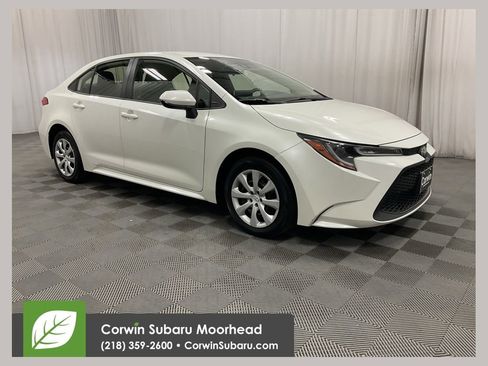 Used 2020 Toyota Corolla LE image 1