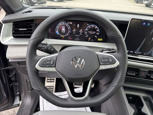 New 2026 Volkswagen Tiguan SE R-Line FWD image 26