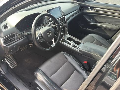 Used 2018 Honda Accord Sport image 12
