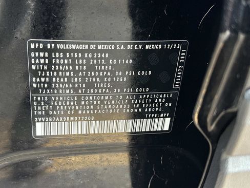 Used 2024 Volkswagen Tiguan SE image 19