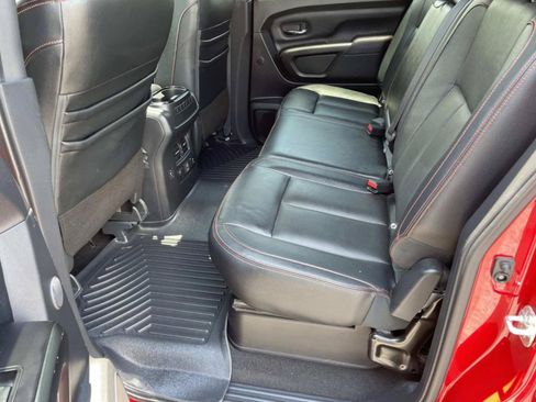 Used 2021 Nissan Titan PRO-4X w/ Pro-4x Convenience Package AWD/4WD image 12