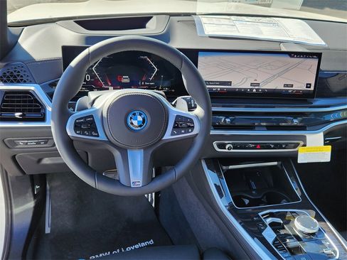 New 2026 BMW X5 xDrive50e image 11