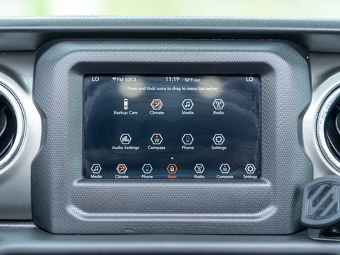 Used 2020 Jeep Wrangler Unlimited Sahara AWD/4WD image 24