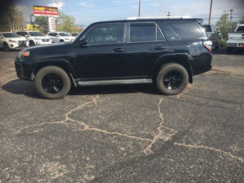 Used 2014 Toyota 4Runner SR5 RWD image 5