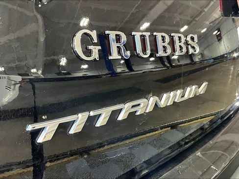 Used 2024 Ford Edge Titanium image 41