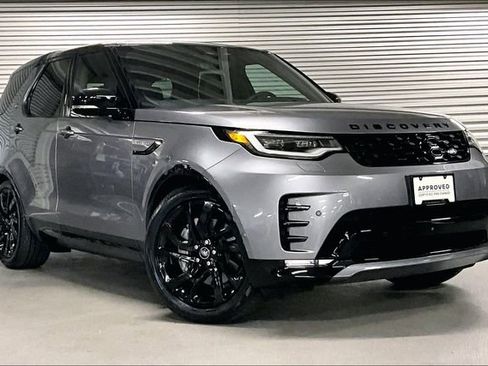 Certified 2025 Land Rover Discovery Dynamic SE AWD/4WD image 12