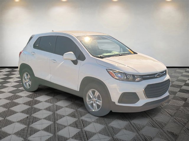 Used 2019 Chevrolet Trax LS w/ Tint and Cruise Package FWD image 4