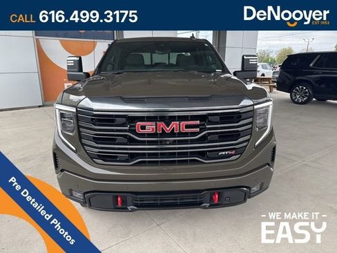 Used 2023 GMC Sierra 1500 AT4 w/ AT4 Premium Package AWD/4WD image 10