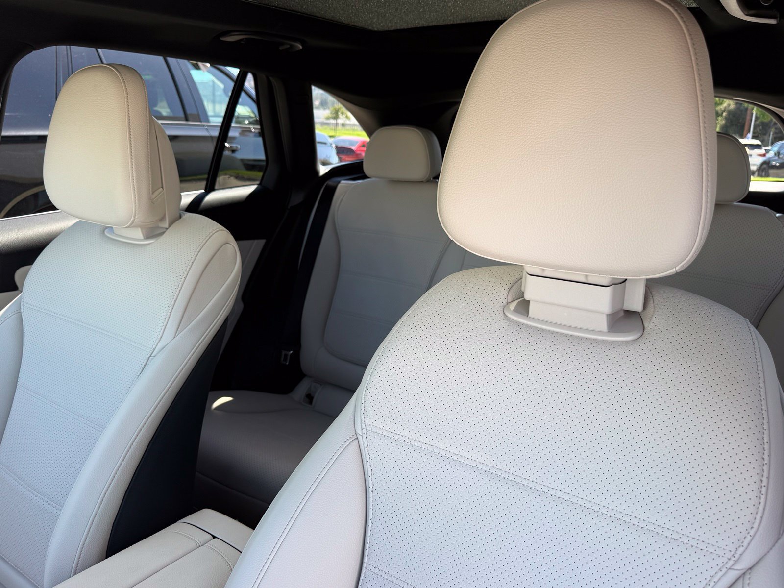 Used 2026 Mercedes-Benz GLC 300 image 28