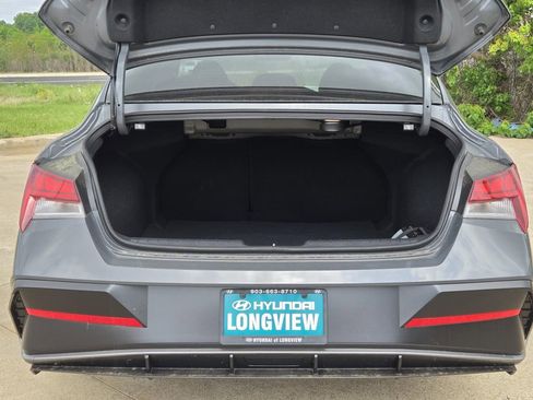 New 2026 Hyundai Elantra Limited FWD image 7