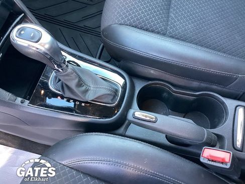 Used 2022 Buick Encore Preferred w/ Safety Package AWD/4WD image 28