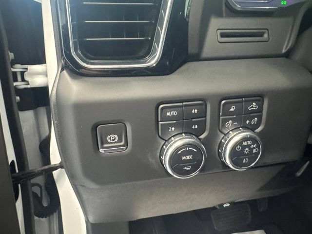 Used 2025 GMC Sierra 3500 Denali AWD/4WD image 23