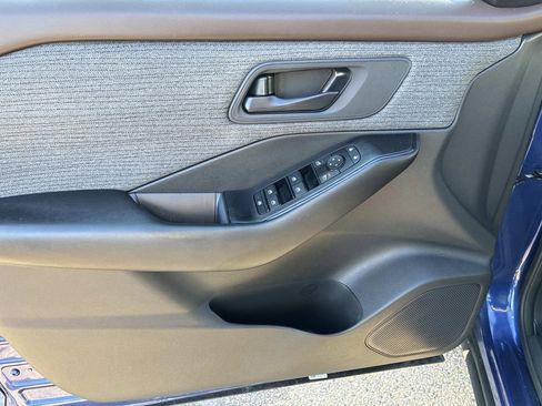 Certified 2023 Nissan Rogue S image 18