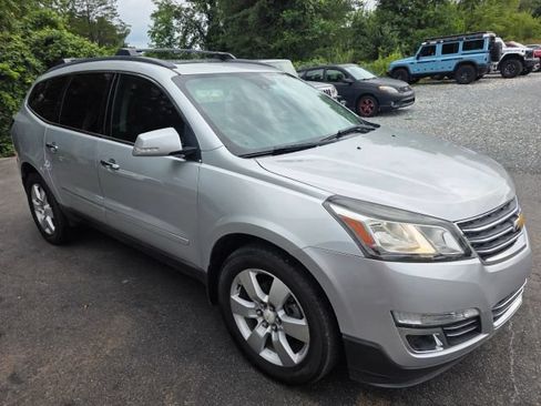 Used 2015 Chevrolet Traverse LTZ AWD/4WD image 3