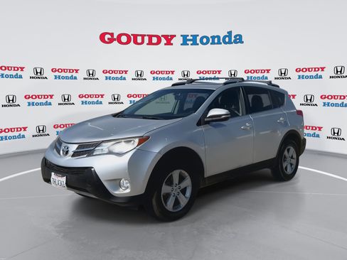 Used 2014 Toyota RAV4 XLE FWD image 4