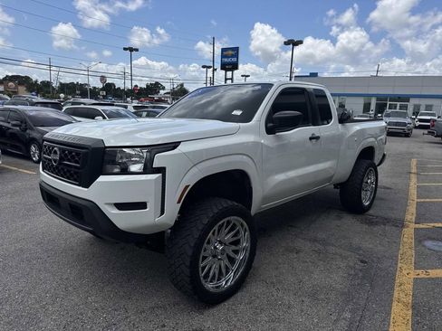 Used 2023 Nissan Frontier S w/ Technology Package RWD image 4