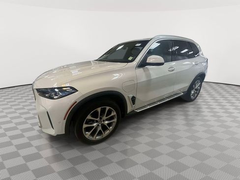 Used 2024 BMW X5 xDrive50e AWD/4WD image 6