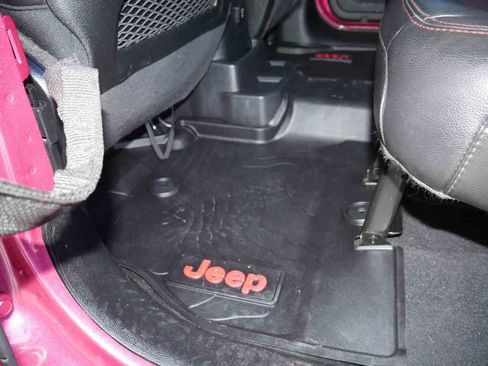 Used 2021 Jeep Wrangler Unlimited Rubicon AWD/4WD image 20