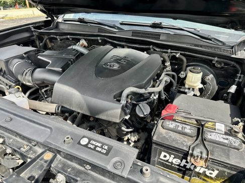 Used 2017 Toyota Tacoma TRD Sport w/ Tow Package AWD/4WD image 38