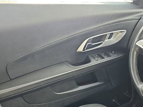 Used 2017 Chevrolet Equinox LS image 19