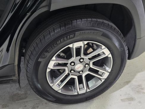 Used 2025 GMC Terrain Elevation AWD/4WD image 17