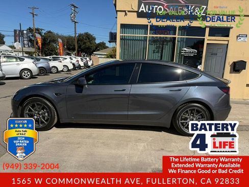 Used 2019 Tesla Model 3 Standard Range Plus RWD image 9
