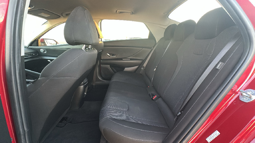 Used 2024 Hyundai Elantra SE FWD image 31