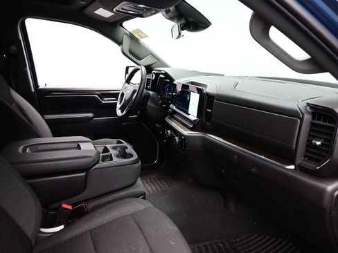 Used 2024 Chevrolet Silverado 1500 LT AWD/4WD image 10