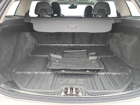 Used 2016 Volvo V60 T5 Cross Country image 29