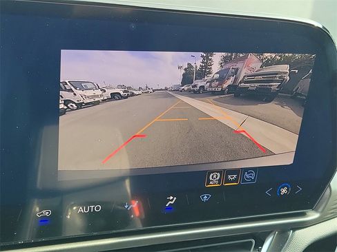 New 2026 Chevrolet Equinox EV LT image 9