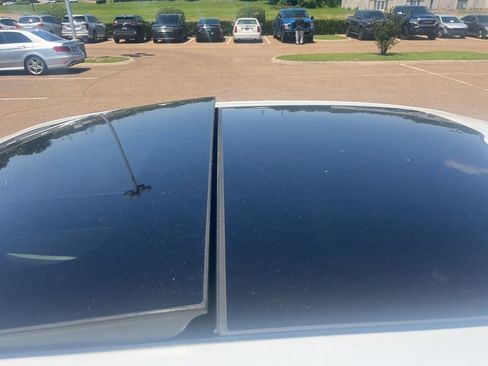 Used 2022 BMW 740i RWD image 9