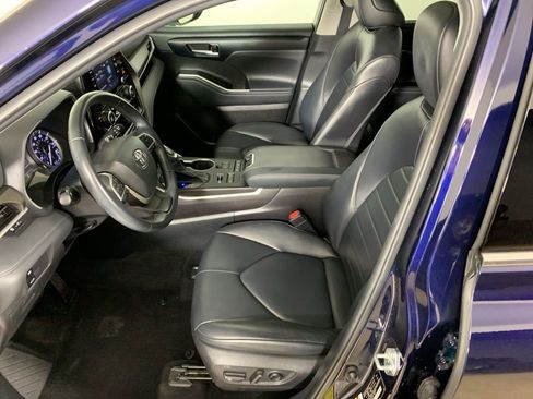 Used 2022 Toyota Highlander XLE image 31