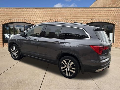 Used 2017 Honda Pilot Touring image 10