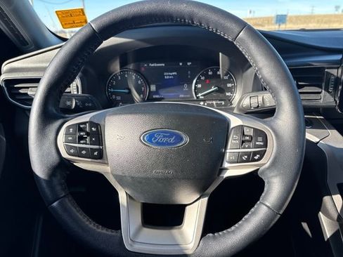 Used 2022 Ford Explorer XLT w/ Equipment Group 202A image 14