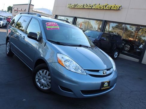 Used 2010 Toyota Sienna LE image 31
