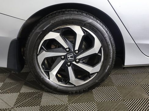 Used 2017 Honda Accord EX-L image 16