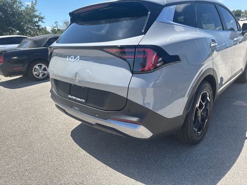 Certified 2026 Kia Sportage EX FWD image 4