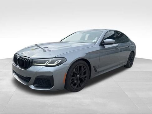 Used 2021 BMW 530i w/ M Sport Package image 4