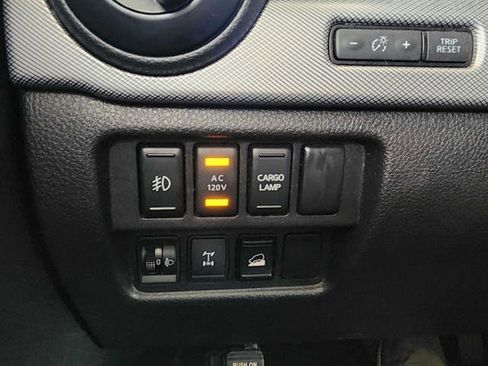 Used 2018 Nissan Titan PRO-4X w/ Pro-4x Convenience Package image 28