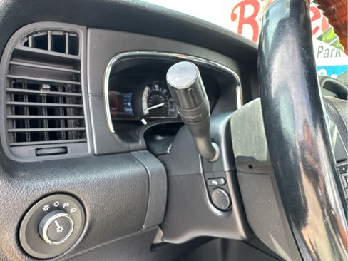 Used 2015 Lincoln Navigator 2WD image 24
