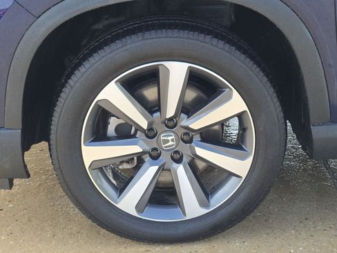 Used 2024 Honda Pilot Touring image 11