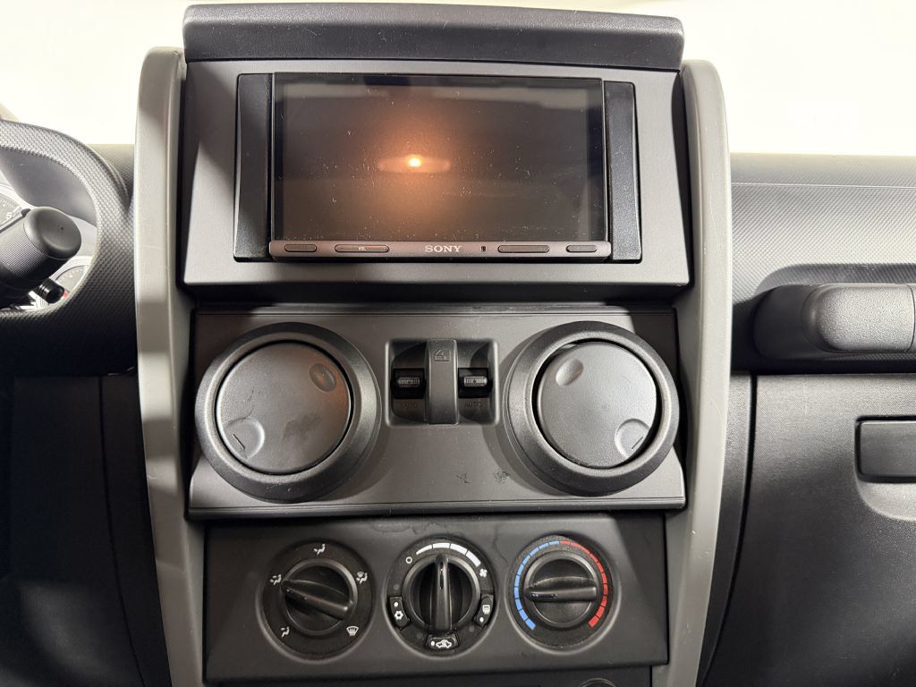 Used 2007 Jeep Wrangler Rubicon w/ Dual Top Group AWD/4WD image 26