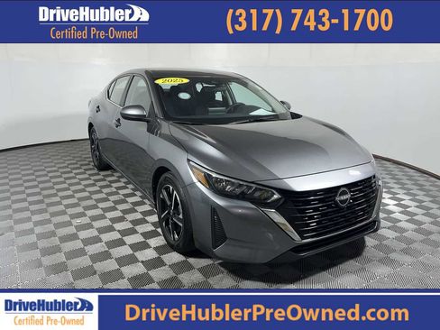 Used 2025 Nissan Sentra SV image 1