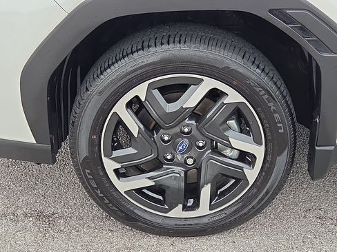 Used 2025 Subaru Forester Premium AWD/4WD image 7