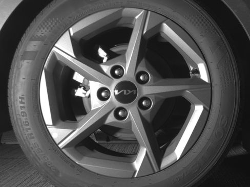 Used 2025 Kia K4 LXS image 15