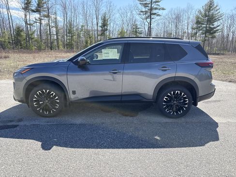 New 2026 Nissan Rogue SV AWD/4WD image 2