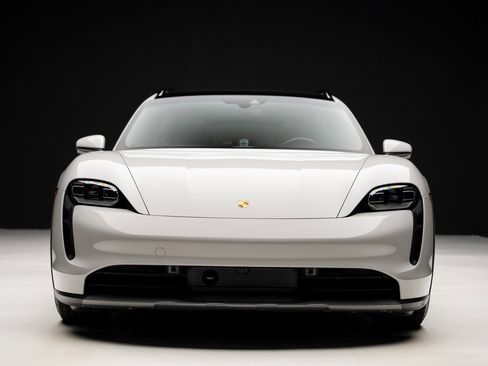 Used 2023 Porsche Taycan 4S image 7