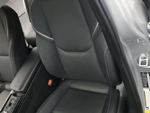 Used 2023 Toyota Prius XLE FWD image 10