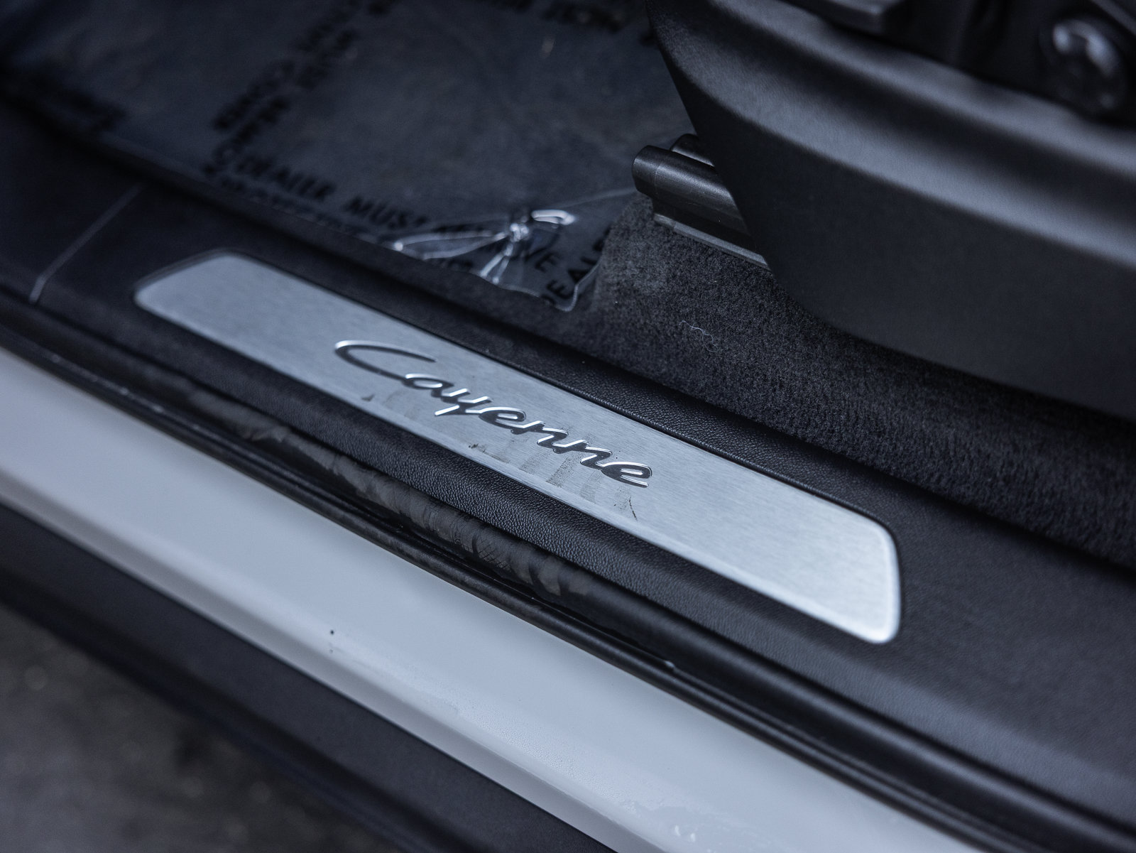 Certified 2025 Porsche Cayenne AWD/4WD image 19